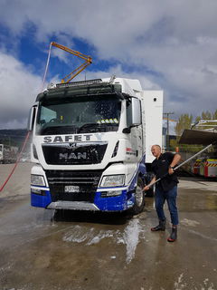 Thanks Heavy Trucks for washing and transporting the Safety MAN